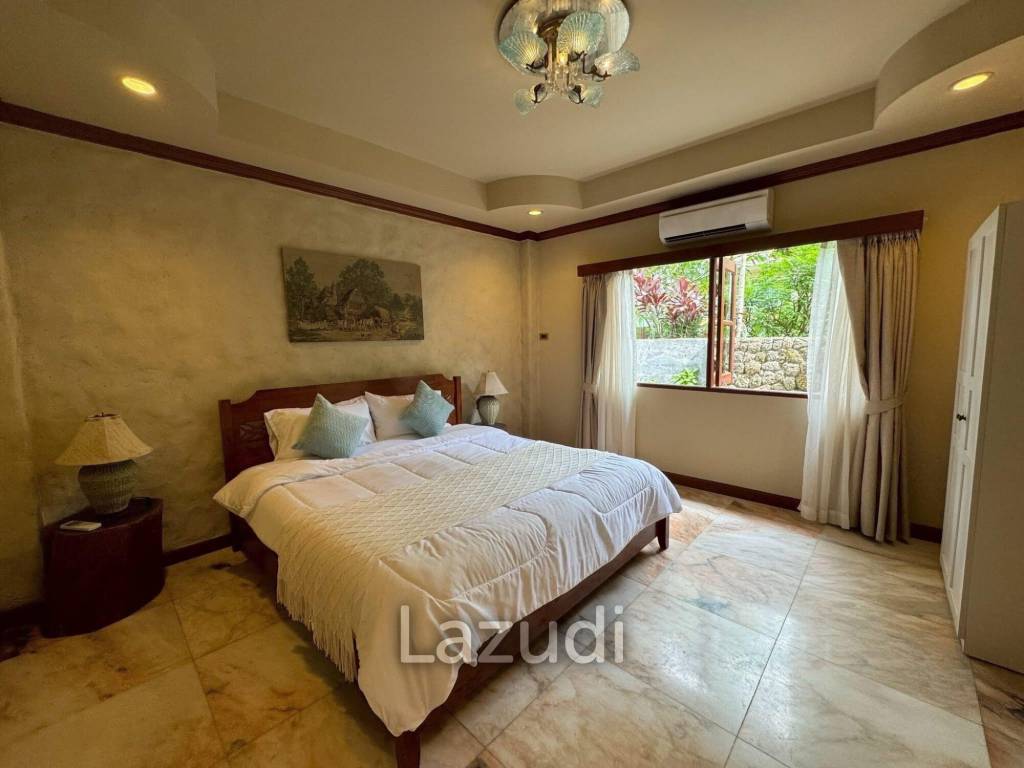 Spacious 5-Bedroom Pool Villa with Panoramic Mountain Views In Chalong