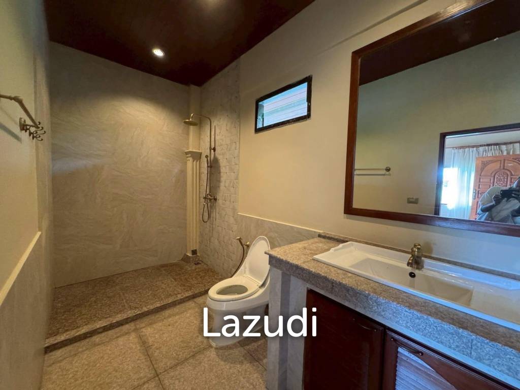 Spacious 5-Bedroom Pool Villa with Panoramic Mountain Views In Chalong