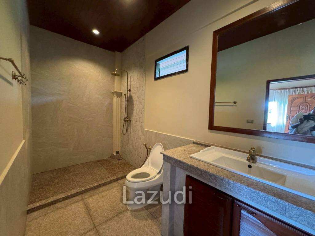 Spacious 5-Bedroom Pool Villa with Panoramic Mountain Views In Chalong
