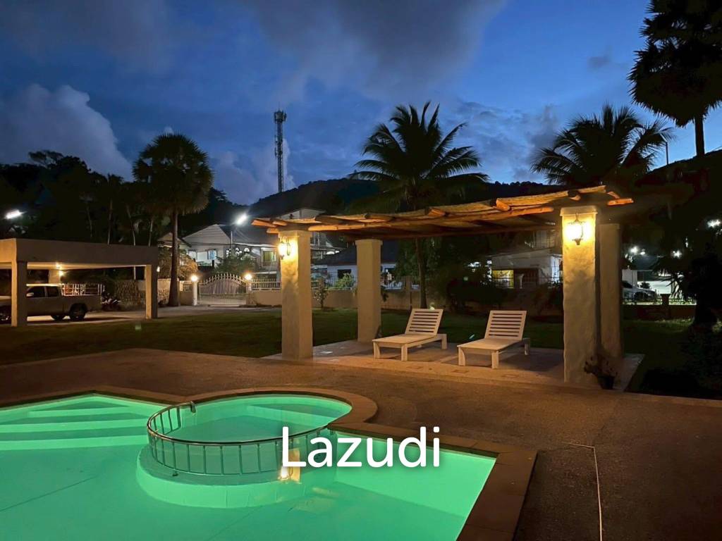 Spacious 5-Bedroom Pool Villa with Panoramic Mountain Views In Chalong