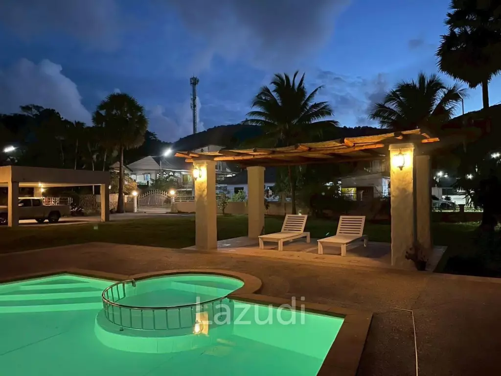 Spacious 5-Bedroom Pool Villa with Panoramic Mountain Views In Chalong