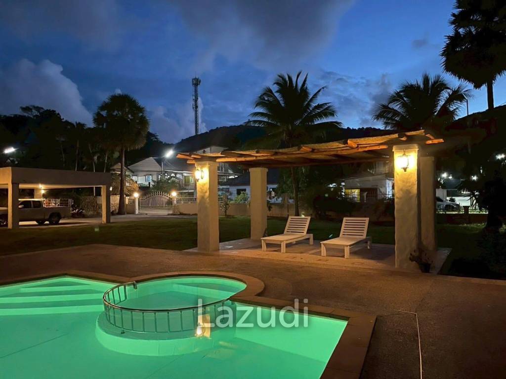 Spacious 5-Bedroom Pool Villa with Panoramic Mountain Views In Chalong
