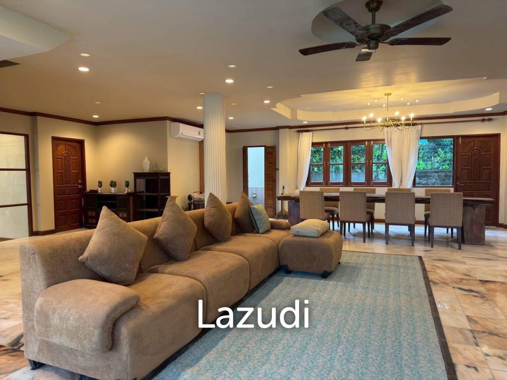 Spacious 5-Bedroom Pool Villa with Panoramic Mountain Views In Chalong