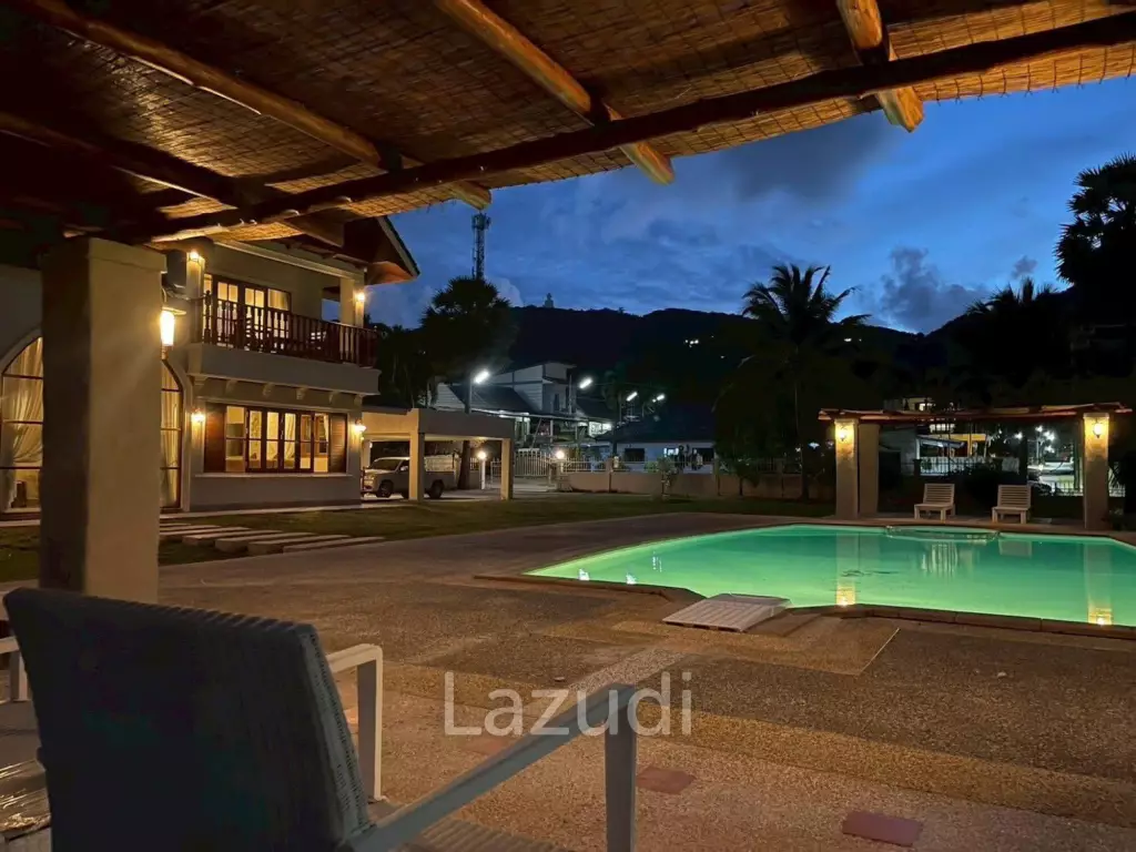 Spacious 5-Bedroom Pool Villa with Panoramic Mountain Views In Chalong