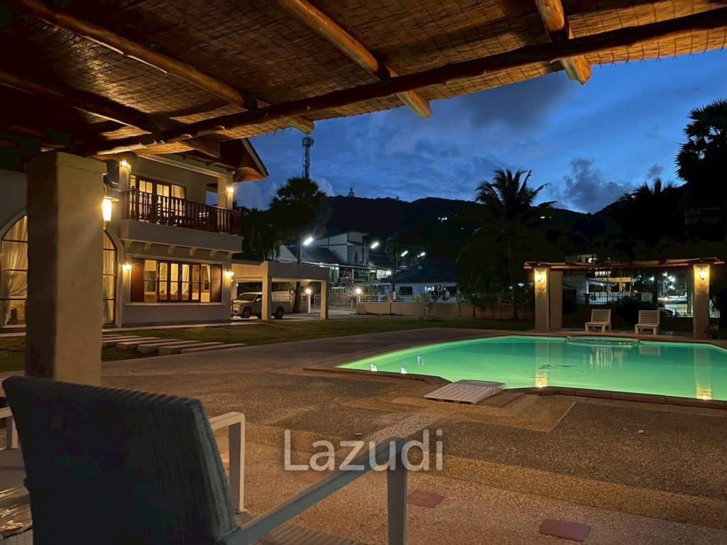 Spacious 5-Bedroom Pool Villa with Panoramic Mountain Views In Chalong