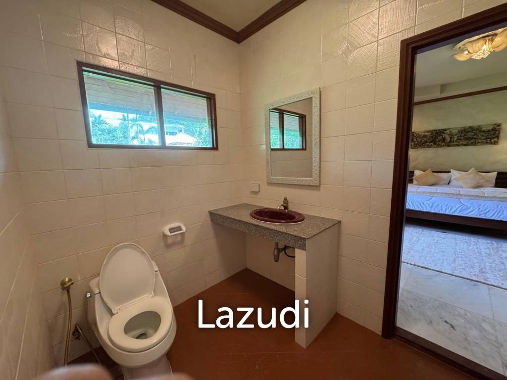 Spacious 5-Bedroom Pool Villa with Panoramic Mountain Views In Chalong