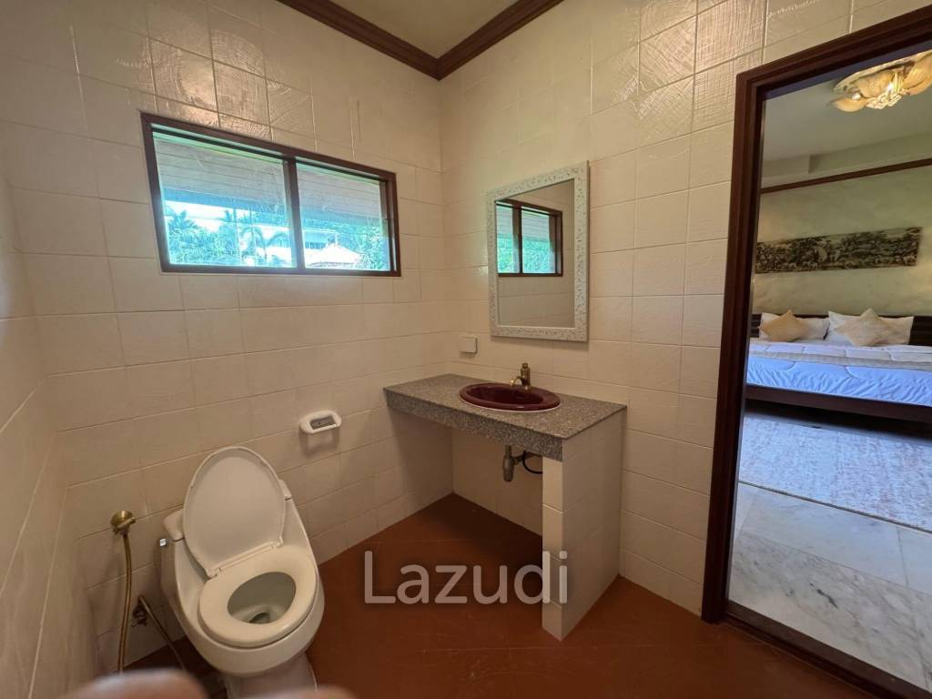 Spacious 5-Bedroom Pool Villa with Panoramic Mountain Views In Chalong