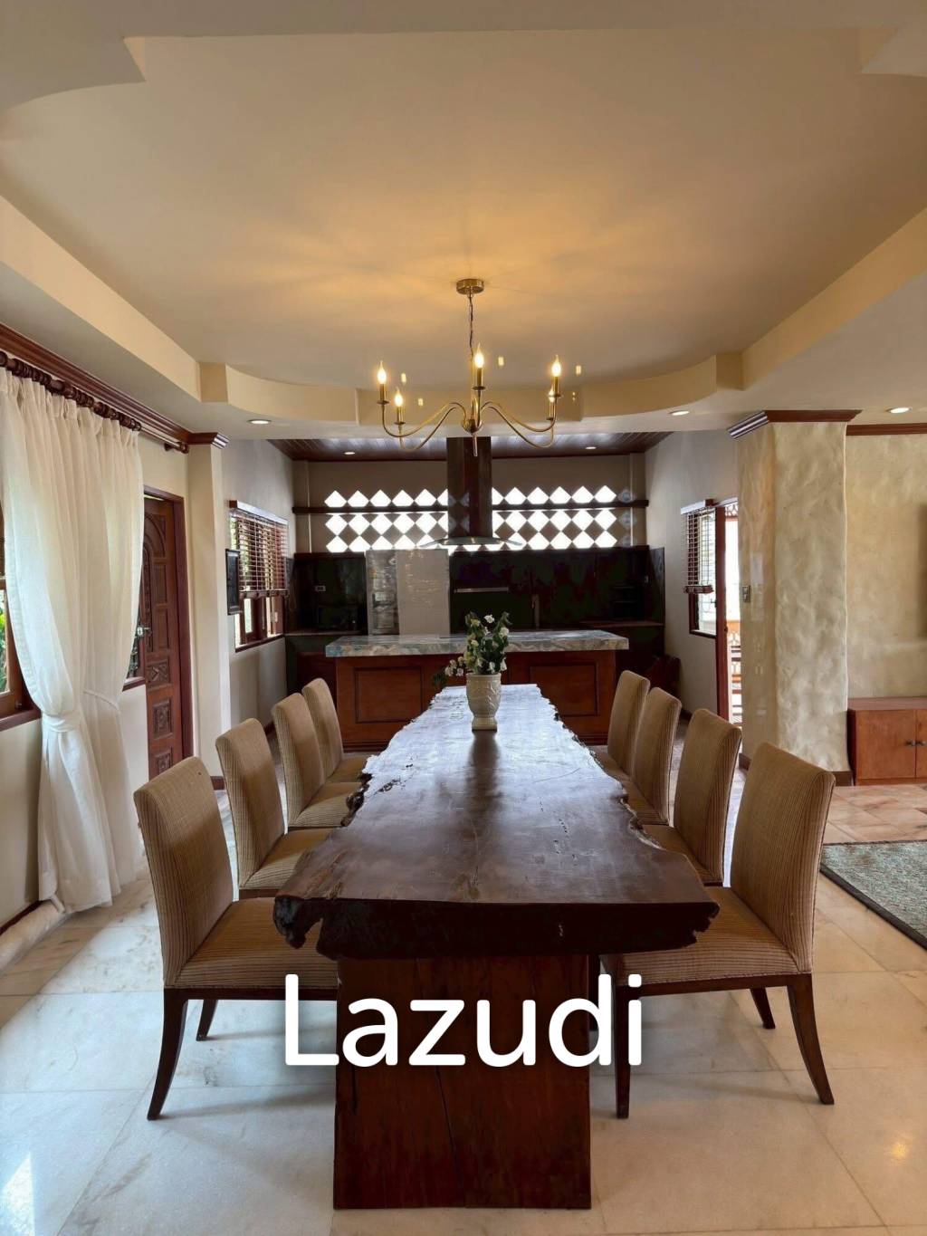 Spacious 5-Bedroom Pool Villa with Panoramic Mountain Views In Chalong