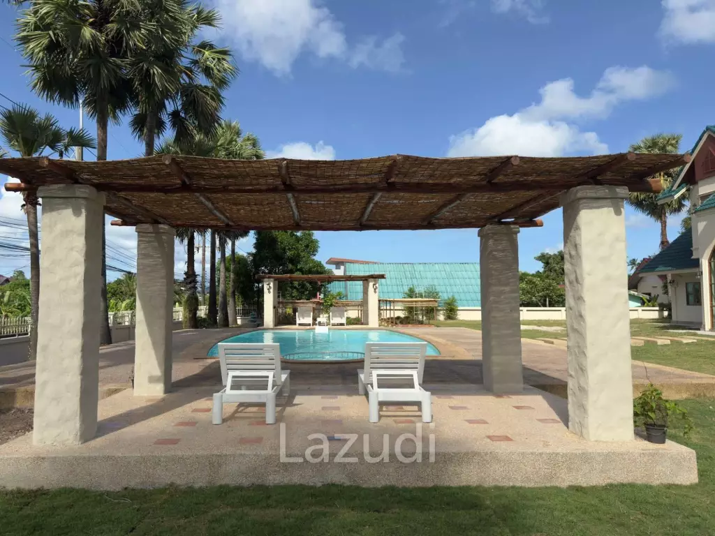 Spacious 5-Bedroom Pool Villa with Panoramic Mountain Views In Chalong