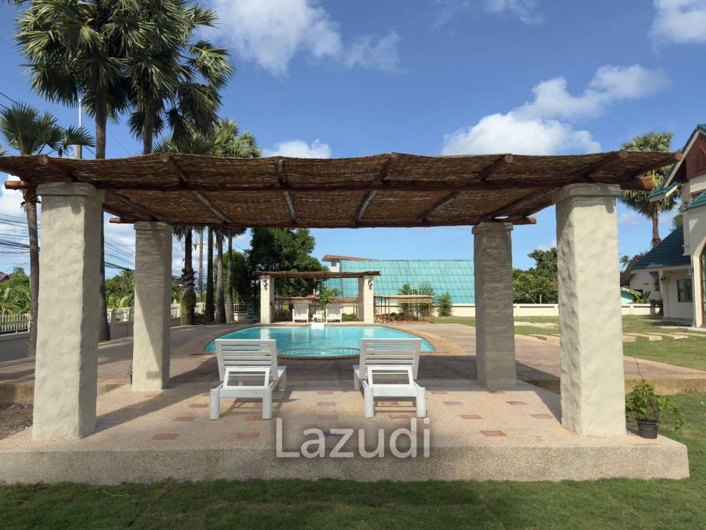 Spacious 5-Bedroom Pool Villa with Panoramic Mountain Views In Chalong