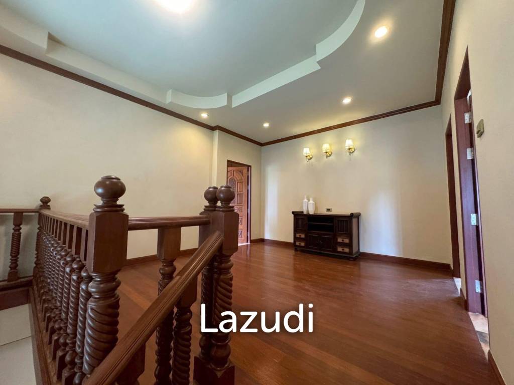Spacious 5-Bedroom Pool Villa with Panoramic Mountain Views In Chalong