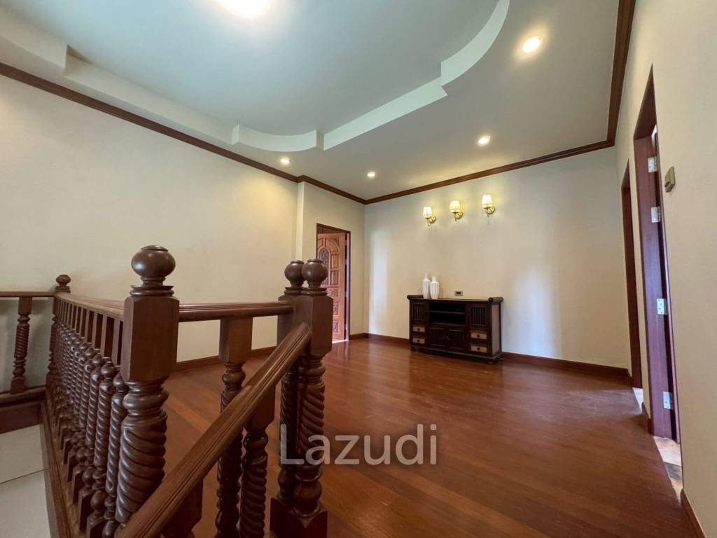 Spacious 5-Bedroom Pool Villa with Panoramic Mountain Views In Chalong