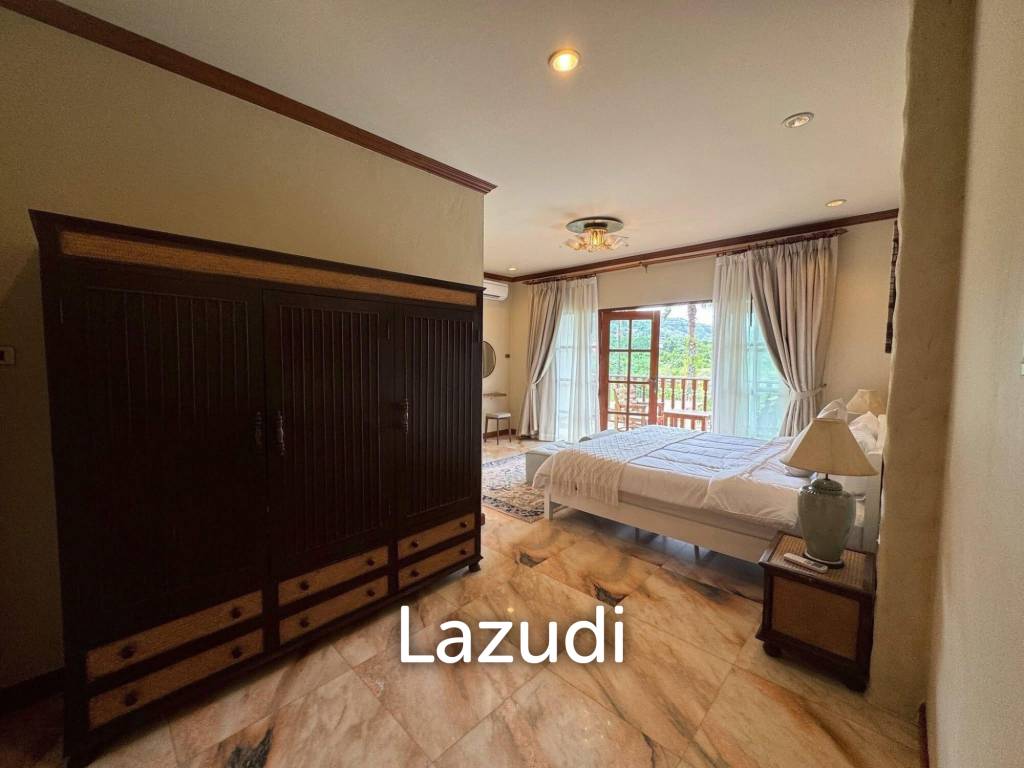 Spacious 5-Bedroom Pool Villa with Panoramic Mountain Views In Chalong