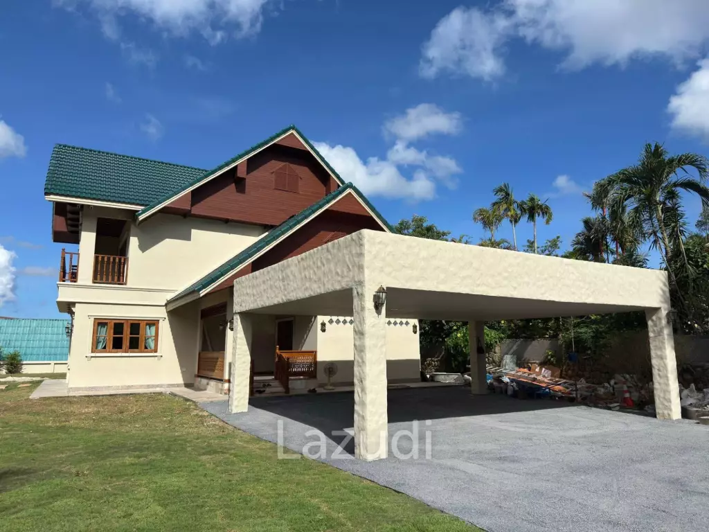 Spacious 5-Bedroom Pool Villa with Panoramic Mountain Views In Chalong