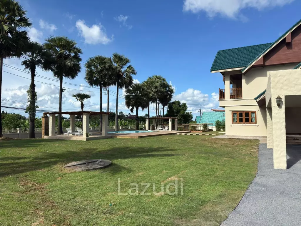 Spacious 5-Bedroom Pool Villa with Panoramic Mountain Views In Chalong