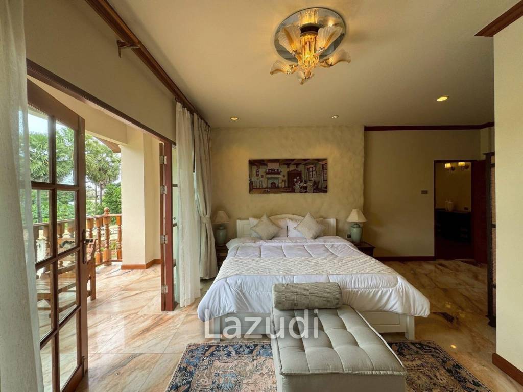 Spacious 5-Bedroom Pool Villa with Panoramic Mountain Views In Chalong