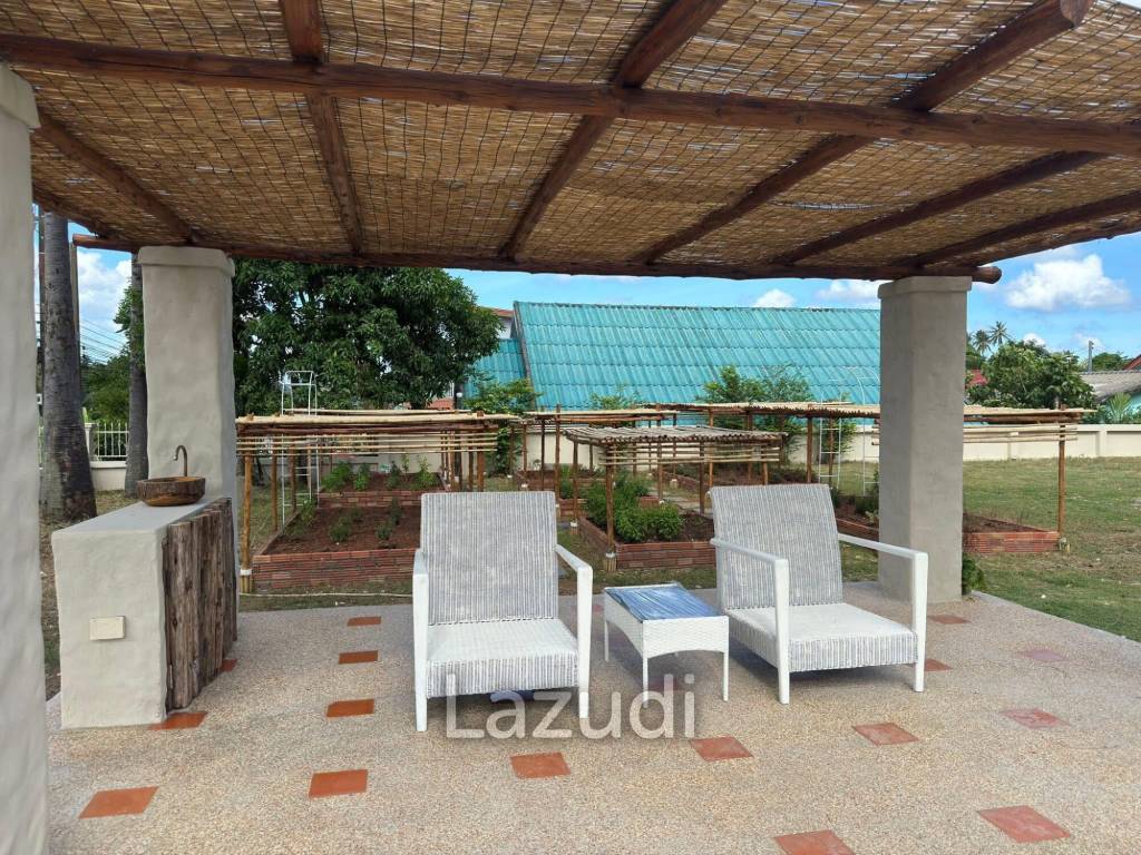 Spacious 5-Bedroom Pool Villa with Panoramic Mountain Views In Chalong