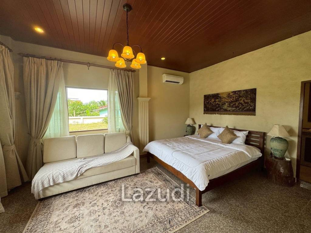 Spacious 5-Bedroom Pool Villa with Panoramic Mountain Views In Chalong
