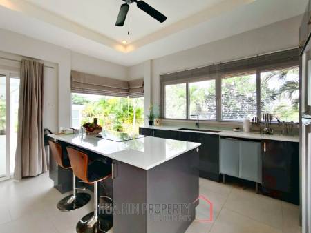 Modern 3 Bed pool villa close to Pineapple Valley golf