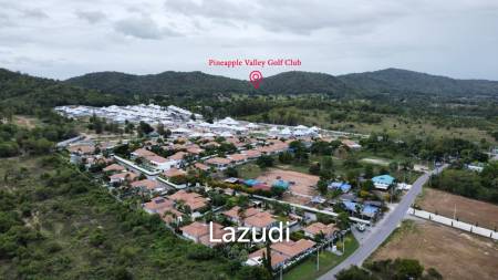 Modern 3 Bed pool villa close to Pineapple Valley golf