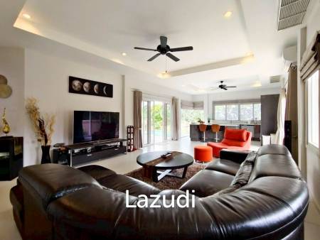 Modern 3 Bed pool villa close to Pineapple Valley golf