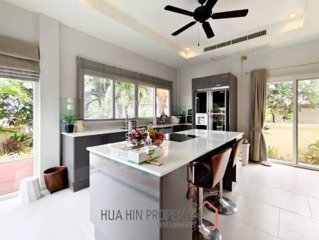 Modern 3 Bed pool villa close to Pineapple Valley golf