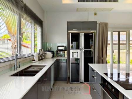 Modern 3 Bed pool villa close to Pineapple Valley golf