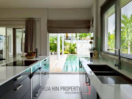 Modern 3 Bed pool villa close to Pineapple Valley golf