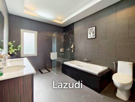 Modern 3 Bed pool villa close to Pineapple Valley golf