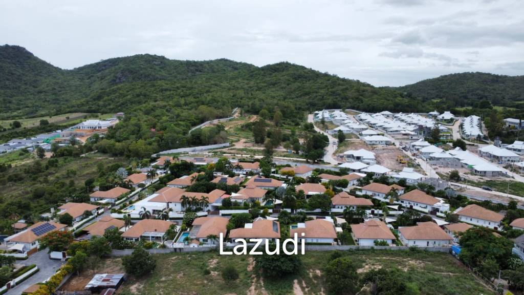 Modern 3 Bed pool villa close to Pineapple Valley golf