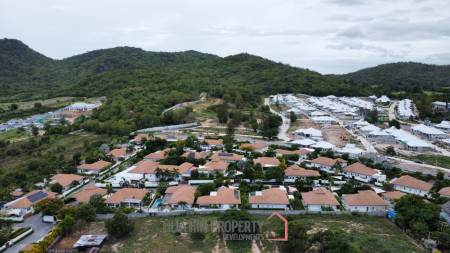 Modern 3 Bed pool villa close to Pineapple Valley golf