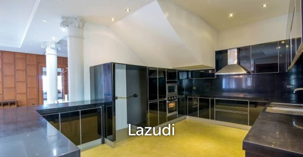 2,152 Sqm 7 Bed 9 Bath Villa For Sale