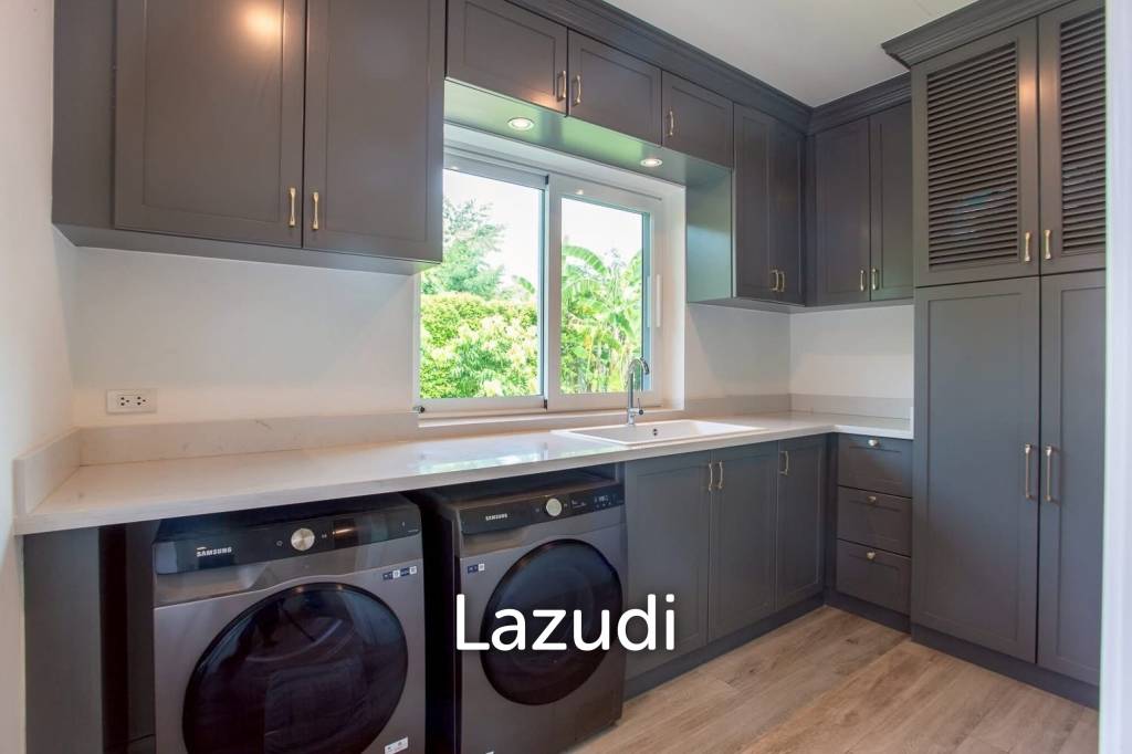 HILLSIDE HAMLET 8  : 3 bed luxury pool villa