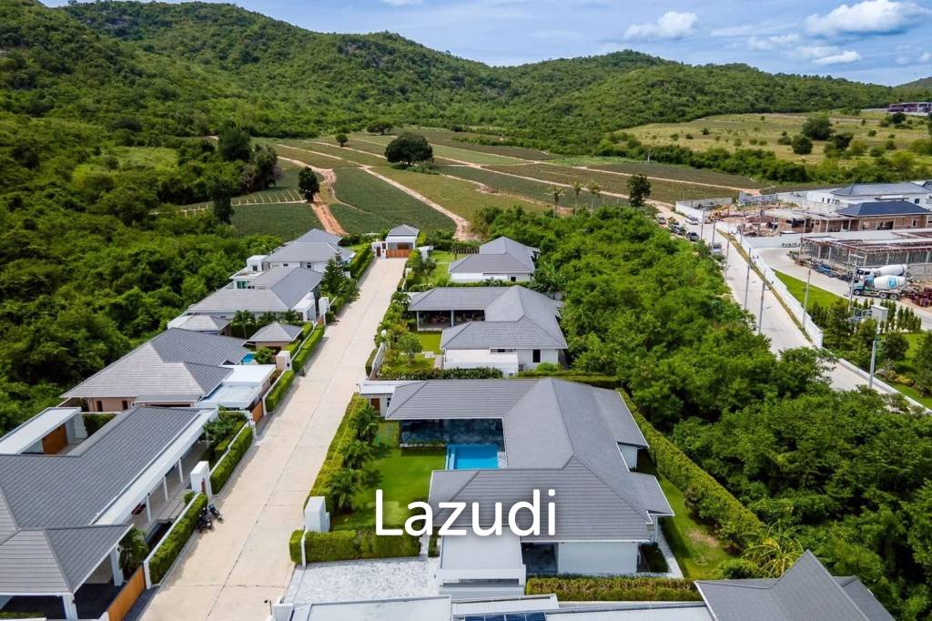 HILLSIDE HAMLET 8  : 3 bed luxury pool villa