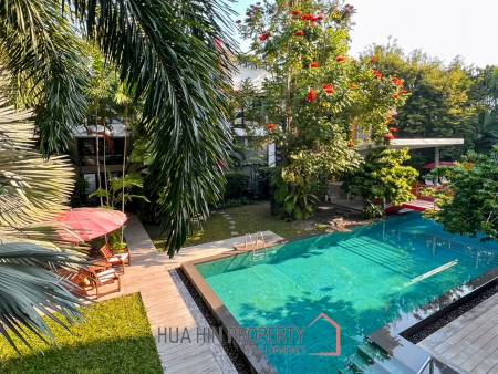 CASA DANG - Spacious 3-Bedroom Condo Just 100 Meters from Khao Takiab Beach