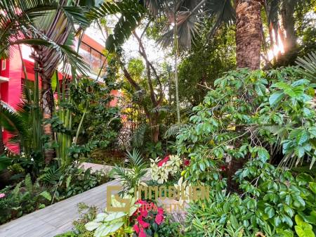 CASA DANG: Geräumige 3-Schlafzimmer-Eigentumswohnung nur 100 Meter vom Khao Takiab Strand entfernt
