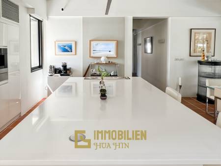 CASA DANG: Geräumige 3-Schlafzimmer-Eigentumswohnung nur 100 Meter vom Khao Takiab Strand entfernt