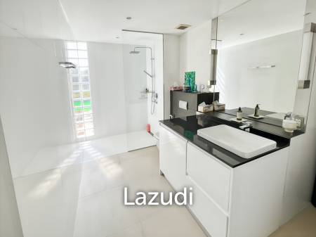 CASA DANG - Spacious 3-Bedroom Condo Just 100 Meters from Khao Takiab Beach