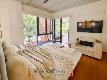 CASA DANG - Spacious 3-Bedroom Condo Just 100 Meters from Khao Takiab Beach