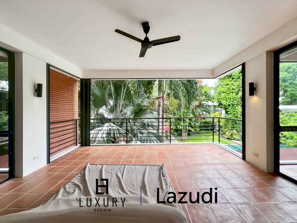 CASA DANG - Spacious 3-Bedroom Condo Just 100 Meters from Khao Takiab Beach