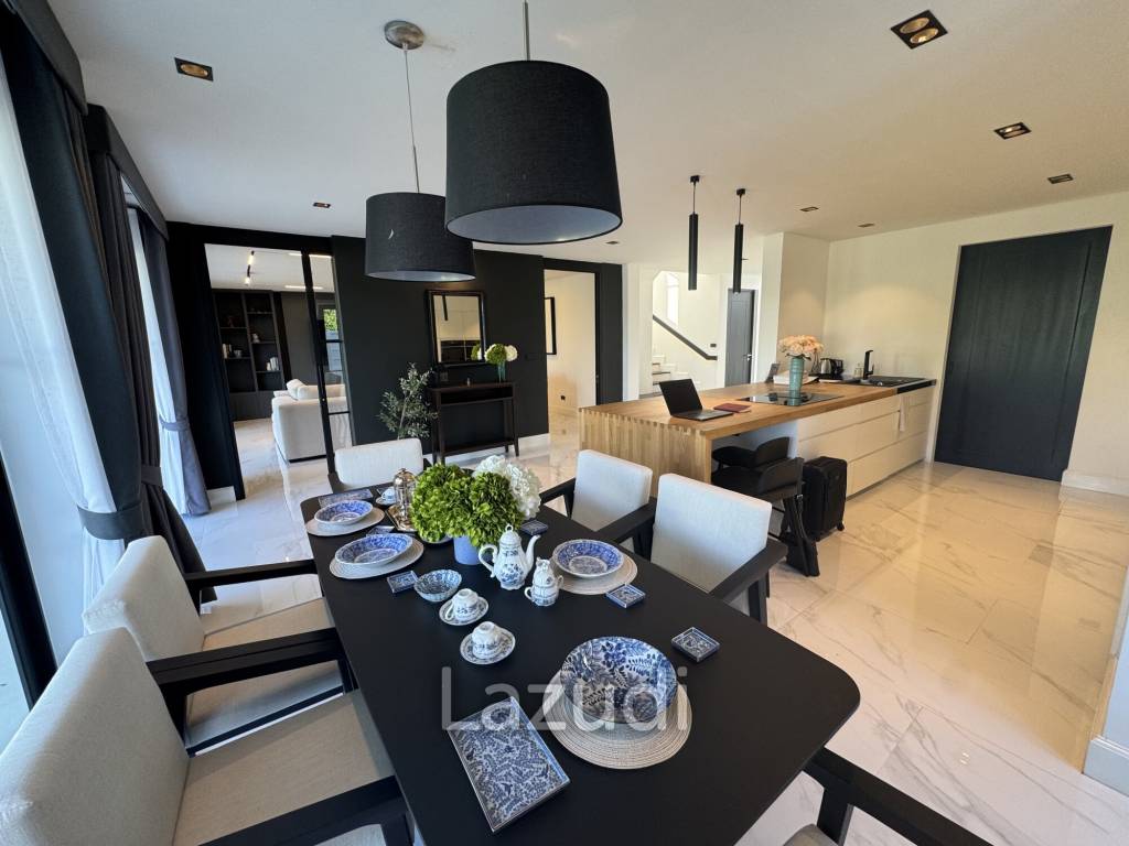 5 Bedrooms 6 Bathrooms 414 SQ.M. Highgrove Villas