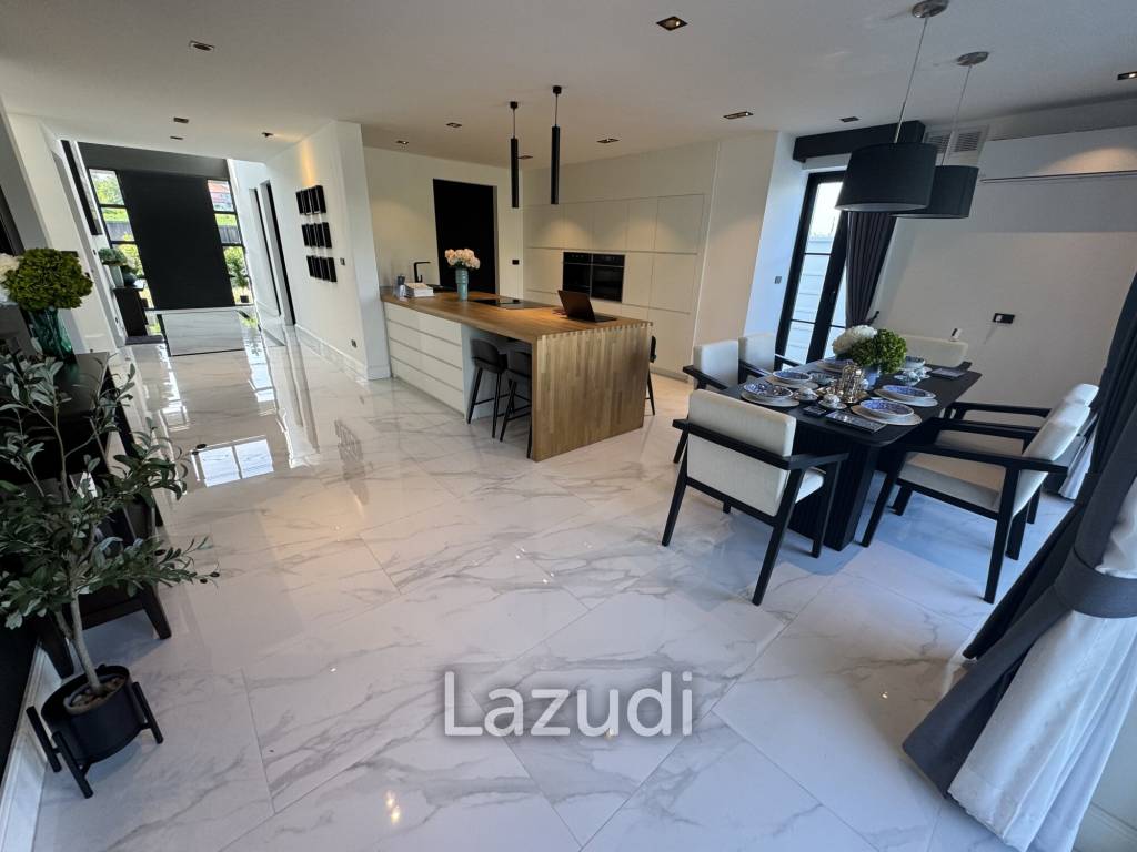 5 Bedrooms 6 Bathrooms 414 SQ.M. Highgrove Villas