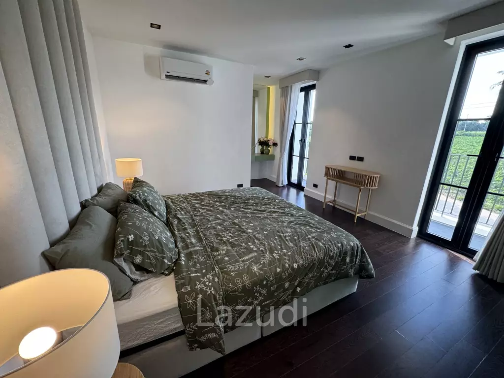 5 Bedrooms 6 Bathrooms 489 SQ.M. Highgrove Villas
