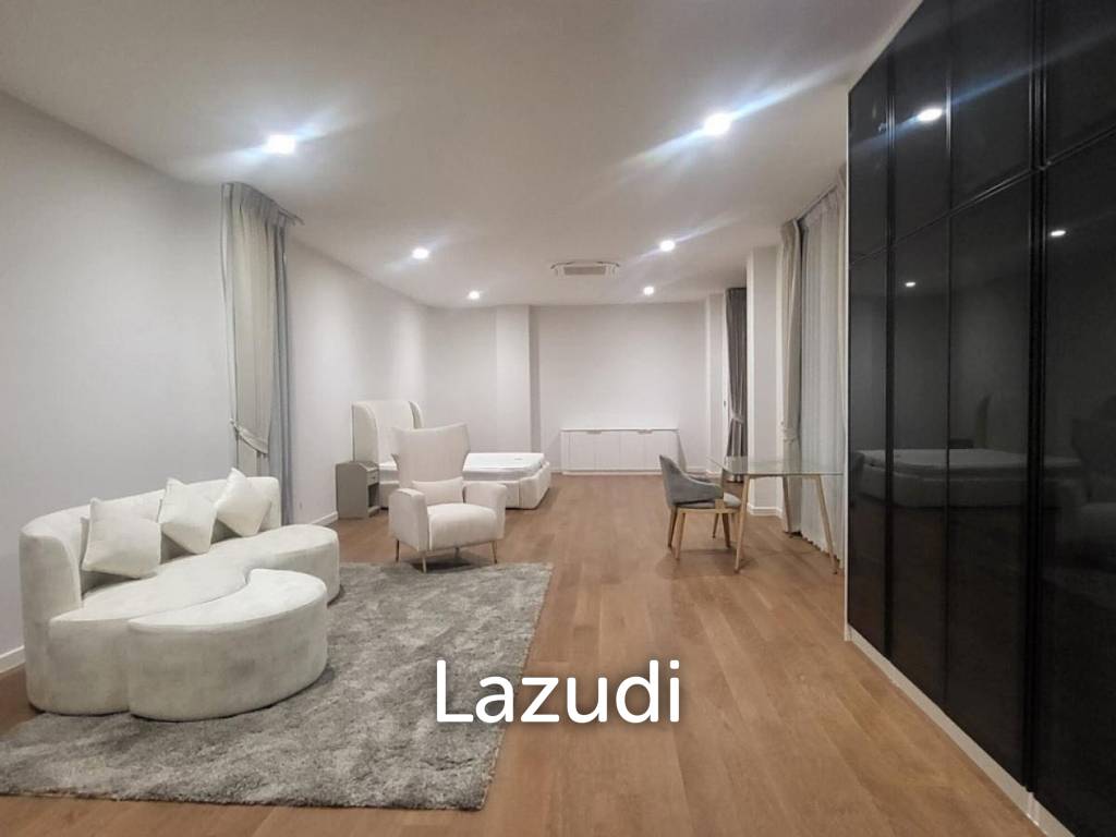 4bed 5bath maid room  552Sqm for rent at BuGaan Rama9 - Mengjai