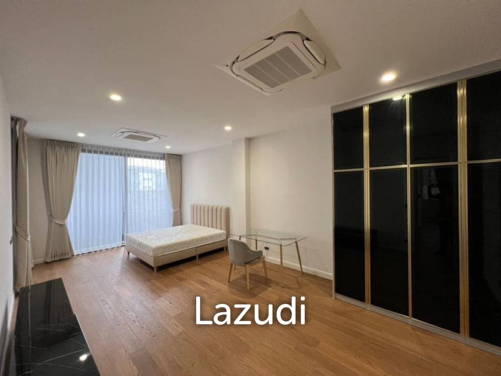 4bed 5bath maid room  552Sqm for rent at BuGaan Rama9 - Mengjai