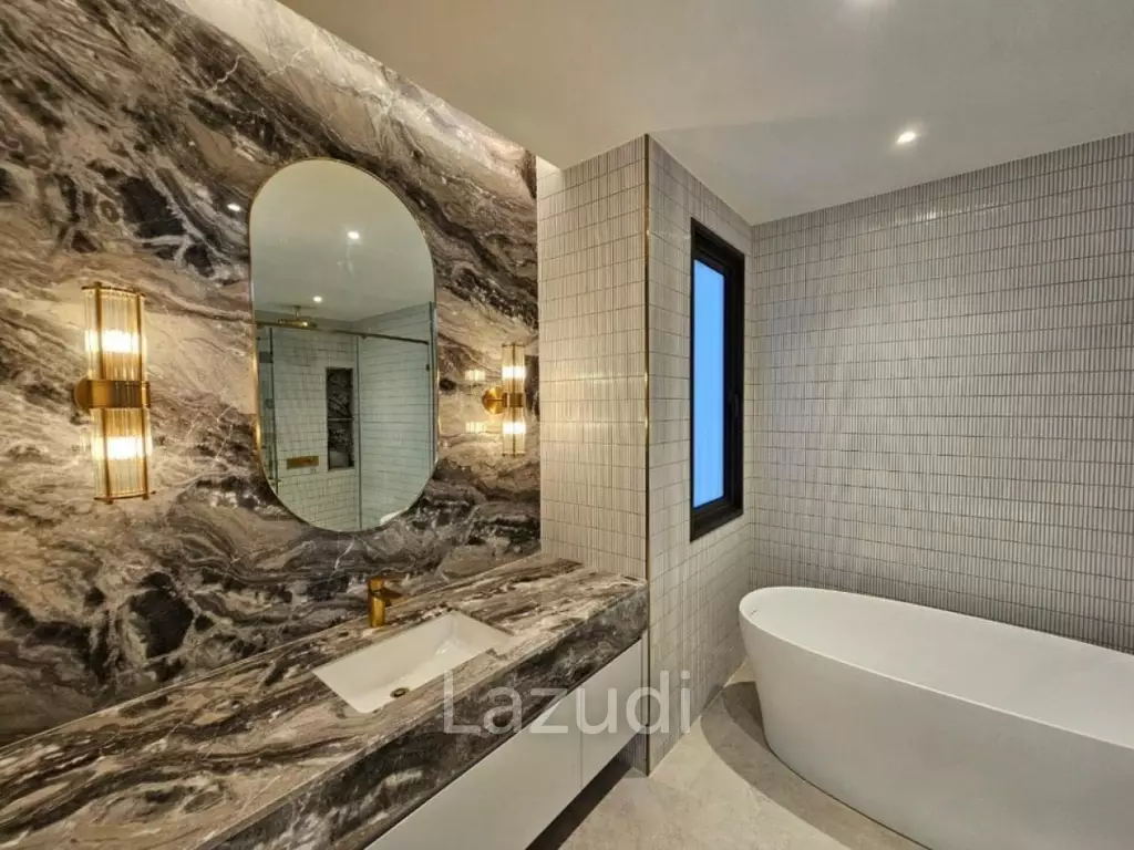 4bed 5bath maid room  552Sqm for rent at BuGaan Rama9 - Mengjai