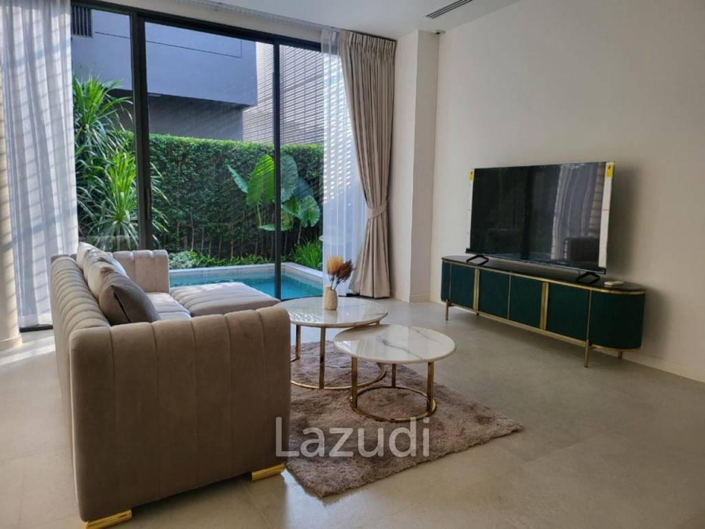 4bed 5bath maid room  552Sqm for rent at BuGaan Rama9 - Mengjai