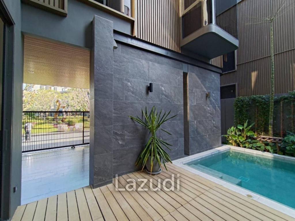 4bed 5bath maid room  552Sqm for rent at BuGaan Rama9 - Mengjai