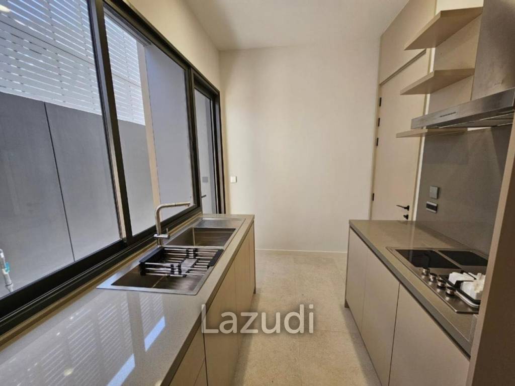 4bed 5bath maid room  552Sqm for rent at BuGaan Rama9 - Mengjai