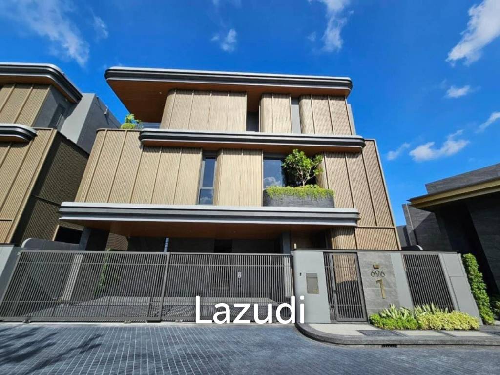 4bed 5bath maid room  552Sqm for rent at BuGaan Rama9 - Mengjai